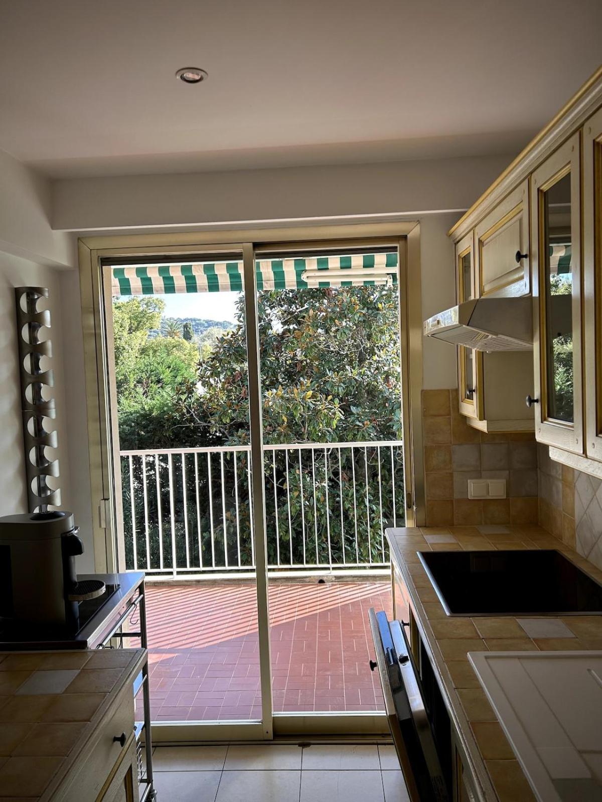 A Avec Terrasse Ensoleillee Appartement