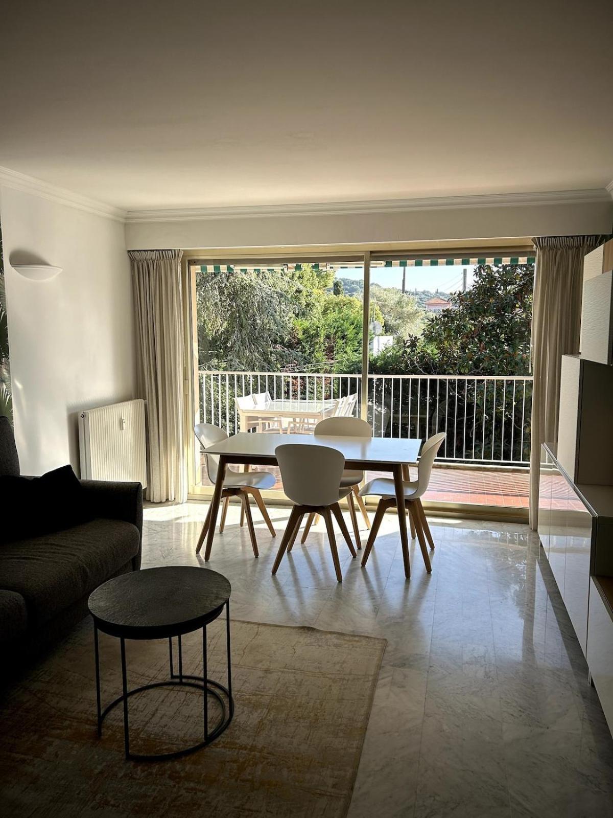 A Avec Terrasse Ensoleillee Appartement